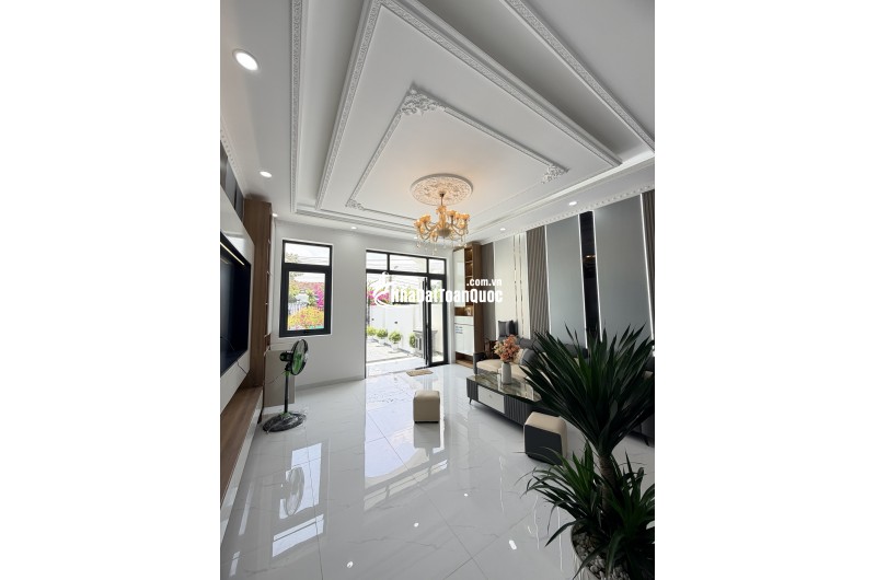 Villa vườn hiếm 6x33m ngay chợ Long Thượng – sân cực rộng, nhìn là mê. Giá full 4Ty250. SHR Hoàn Công